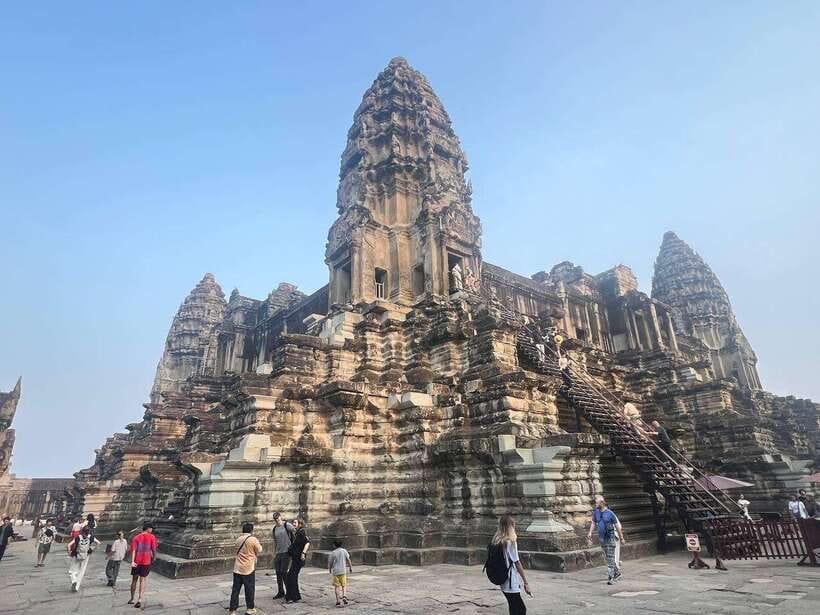 1-Day Angkor Wat Private Tour with Spanish Tour Guide. - 1:00 PM Khmer lunch and a useful pause