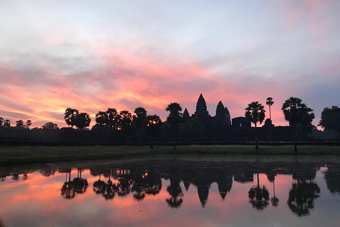1 Day | Angkor Wat Sunrise with Small Tour - Bayon’s smiling faces and shifting religious purpose