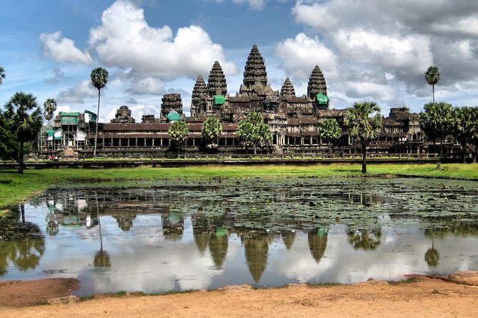 1-Day Angor Wat Small Circuit Tour with Sunset - Ta Prohm delivers the most memorable photographs