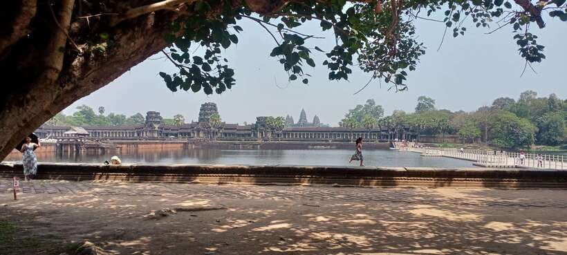 1-Day private Angkor Temple Tour from Siem Reap - Short stops and the value of a private schedule