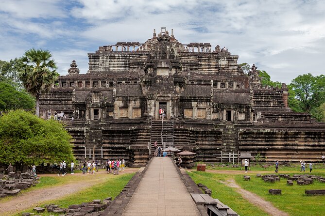 1-Day private Angkor Temple Tour with Sun Rise by Tuk Tuk from Siem Reap - Lunch near Ta Prohm