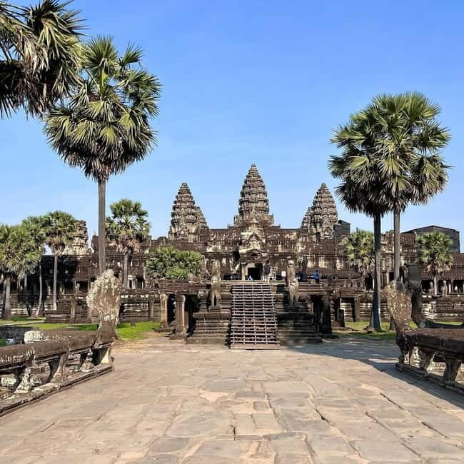 1-Day Trip to Angkor Wat with a Private or Shared Guide in Spanish - What this one-day Angkor tour does well