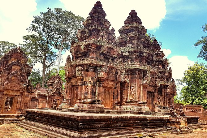 1day Private tour, Angkor sunrise,all main temples, Banteay srei - Air conditioning, water, and the long day