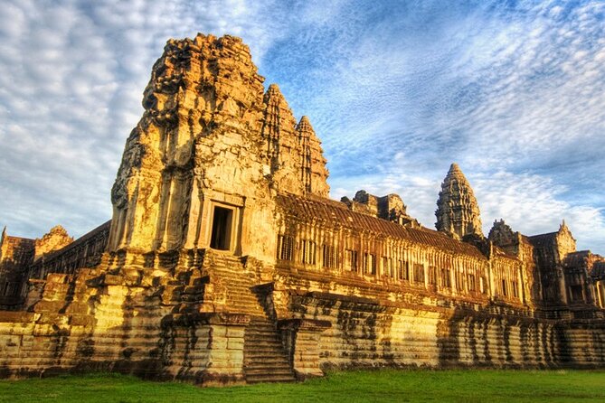 1day private tour to all majestic Temples in Angkor and Sunset - Phnom Bakheng at sunset