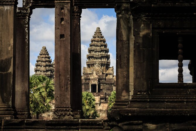 2-Day : Angkor Sunrise, Kompong Phluk Sunset & Banteay Srei Tour - The Grand Circuit temples fill out the second day