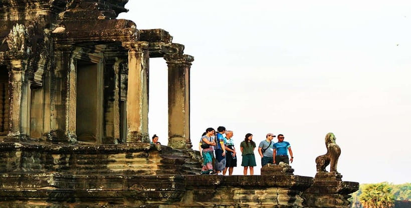 2-Day: Angkor Temple Treasures and Unique Floating Lifestyle - Day two: Angkor Wat and the Grand Circuit