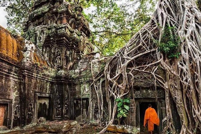 2-Day Angkor Wat Sunrise tour, Banteay Srei & Tonle Sap lake - Angkor Wat and Phnom Bakheng bring day one to a close