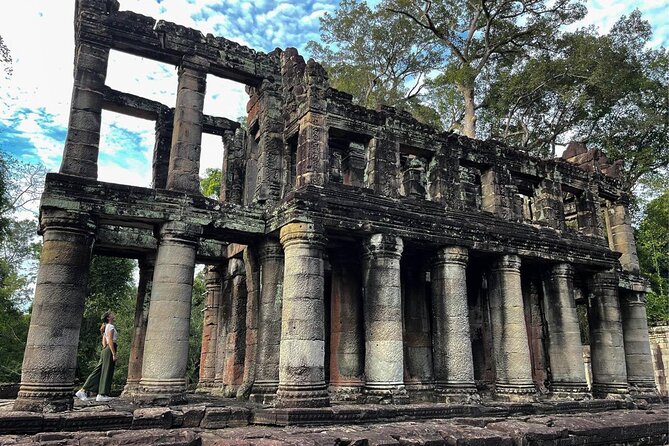 2-Day Angkor Wat Tour with Banteay Srei and Floating Village - Kampong Phluk on Tonle Sap Lake