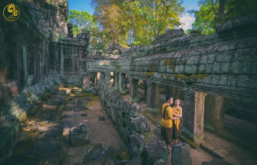 2-Day Angkor Wat With Small, Big Circuit & Banteay Srei Tour - Sunrise at Angkor Wat needs an early start