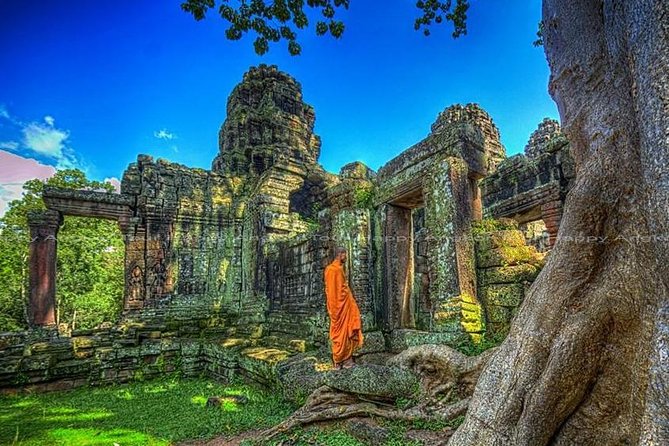 2-Day Angkor Wat with Temples On Small Circle & Kulen Waterfall - Phnom Bakheng sunset, with an early morning price