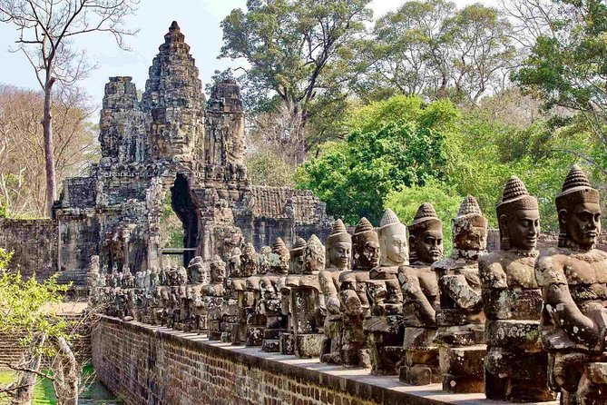 2-Day Best of Angkor Wat and Tonle Sap Lake Tour - A different morning at Kampong Phluk