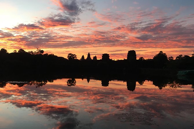 2 Days Discover Angkor Wat Complex and Cambodia's Villages Tours - Who should book this experience?