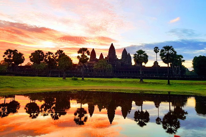 2-Days Private Tour in Angkor Sunrise, Banteay Srei and Beng Mealea Temple - Why the early Angkor Wat start matters