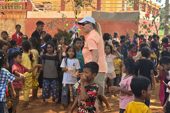 2 Days Tour in Siem Reap including Lunch, Dinner & Apsara Show - Dinner and an Apsara performance