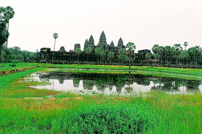 2 Days Tuk Tuk Private Tour of Angkor - Angkor Thom and the faces of Bayon