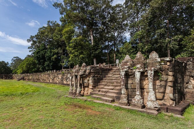 2days Explore Angkor wat Small Tour & Big Tour + Banteay Srei (Private tour) - Who should book this private Angkor tour?