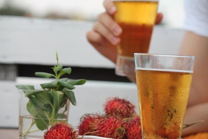 2hours Private Sunset Cruise with unlimited beer, soft drinks and Tour guide - A private setting that works especially well for couples