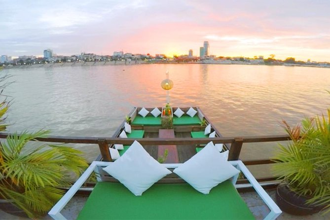 2hours Private Sunset Cruise with unlimited beer, soft drinks and Tour guide - The route through Tonle Sap and the Mekong
