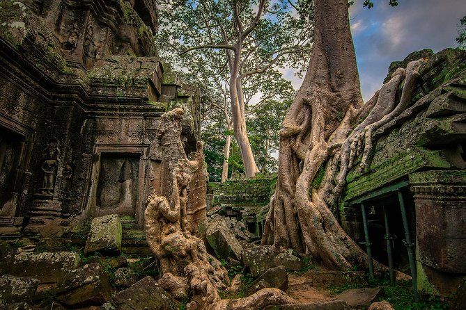 5-Day All Major Temples & Kulen Mount Waterfall & Koh Ker & Beng Mealea - Day five: Phnom Kulen, craft workshops, and Siem Reap’s old market