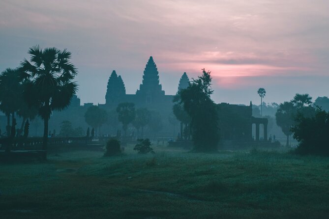 5 Must-See Temples With Private Guided Tour - Angkor Wat, the essential first stop