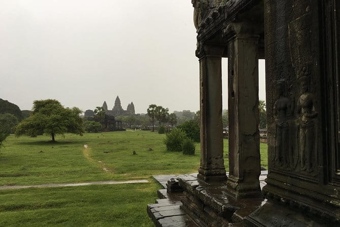 A Day Angkor Park Tours - Private English Speaking Tour Guide - Angkor Wat: start with the park’s great showpiece