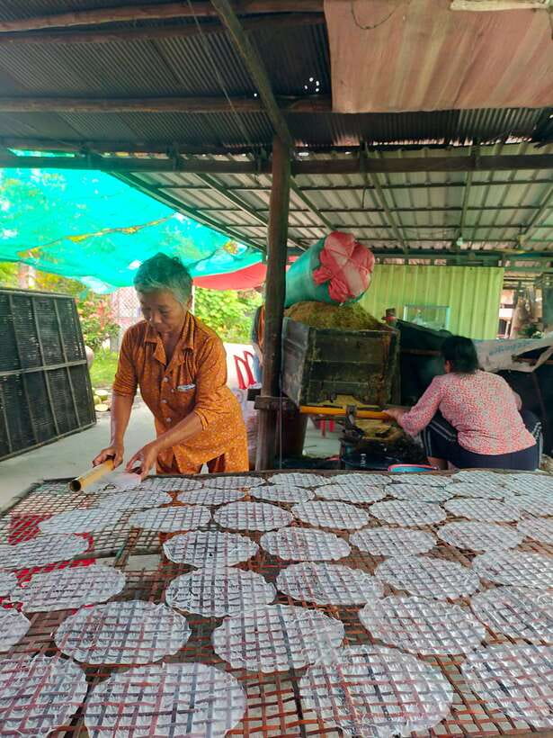A Day TukTuk Handicrafts Bambootrain Killing&BatCaves,Sunset - A morning of rice, snacks, and working villages