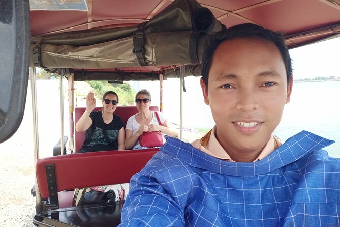 A Full Day Tour for Royal Palace, S21, Killing Fields & More - A full day that puts Phnom Penh in context