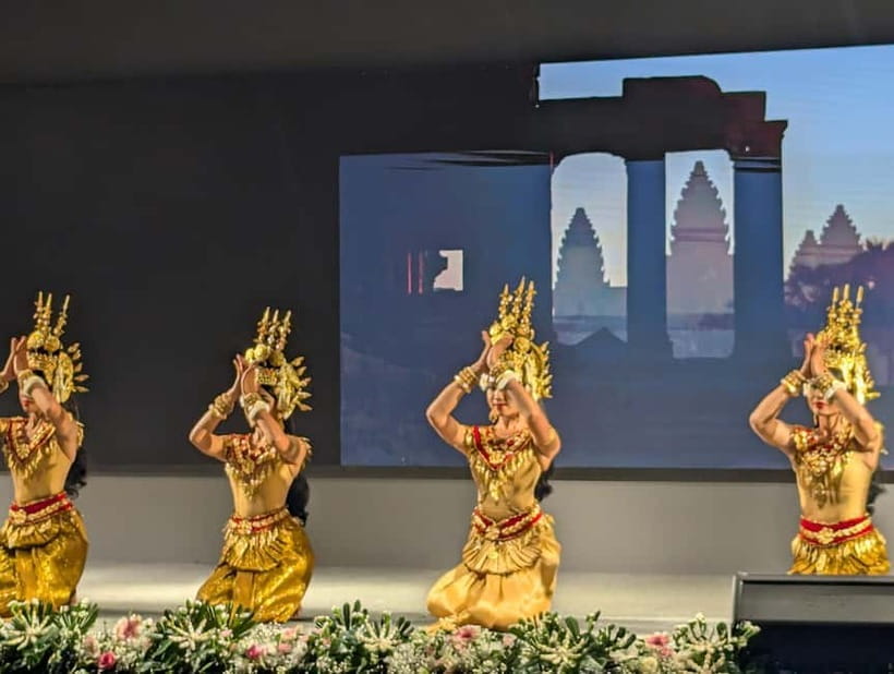 A Night To Remember: Apsara Dance Show with Buffet Dinner - A buffet with enough choice for mixed appetites