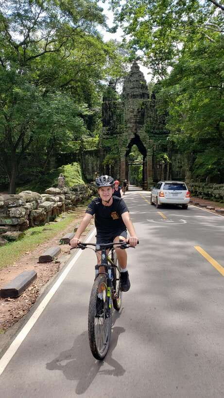 Angkor Jungle Biking Adventure Private Cycling Tour - Lunch at a local restaurant