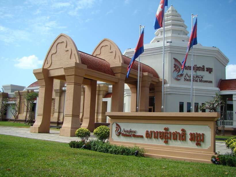 Angkor National Museum Ticket with Tuk-Tuk Pick-Up - Using the Map Through Eight Galleries