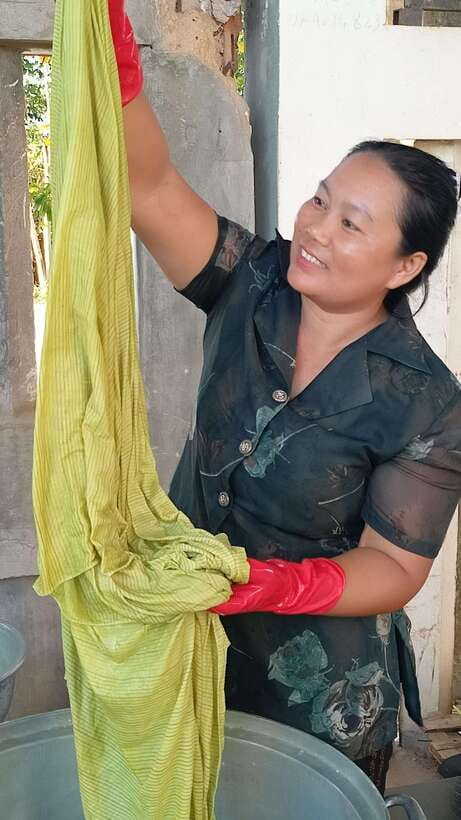 Angkor Silk Farm & Lotus Silk Farm: Siem Reap Discovery Tour - The first boutique and the real cost of handmade silk