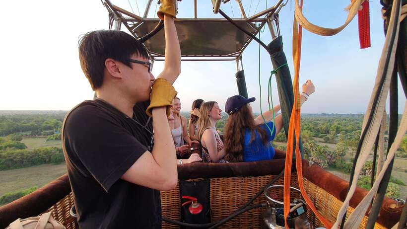 Angkor Stunning Hot Air Balloon - A smooth flight with careful ground support
