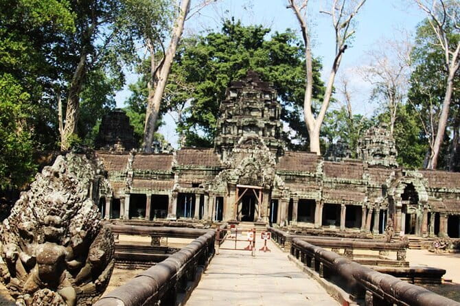 Angkor Sunrise Adventure Private Tour - Angkor Wat: give the first three hours your full attention
