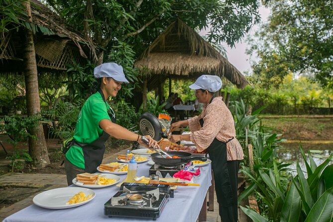 Angkor Sunrise Bike Tour / E-Bike or Tuk Tuk - Before dawn at Angkor Wat