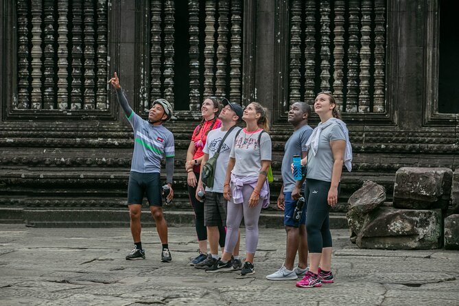 Angkor Sunrise Bike Tour / E-Bike or Tuk Tuk - Lunch beside Srah Srang