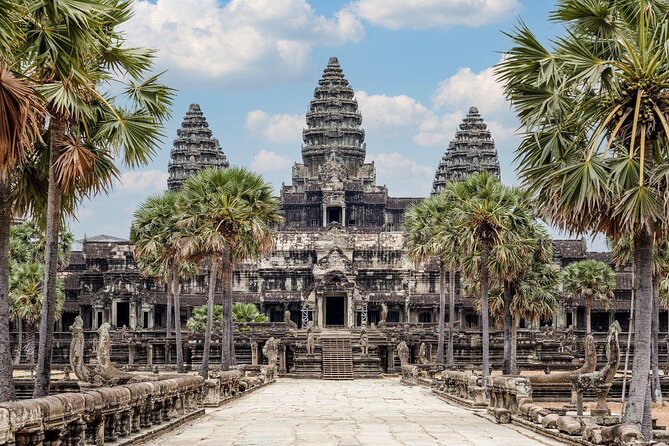 Angkor Sunrise Half-Day Tour with Private Vehicles & Tour Guide - A 5am start for Angkor Wat’s best light