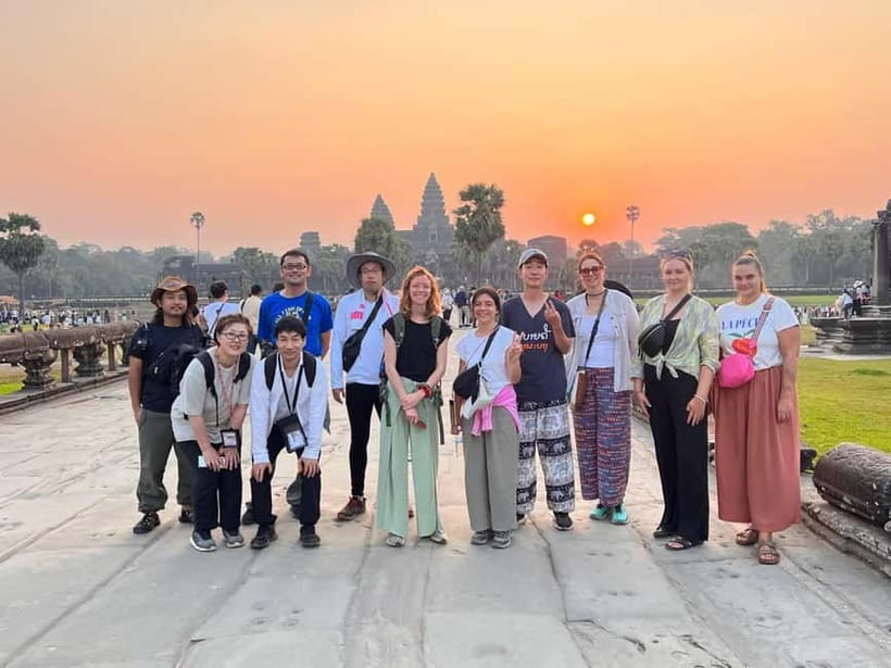 Angkor Sunrise or Sunset Tour (includes breakfast or lunch) - Key points at a glance