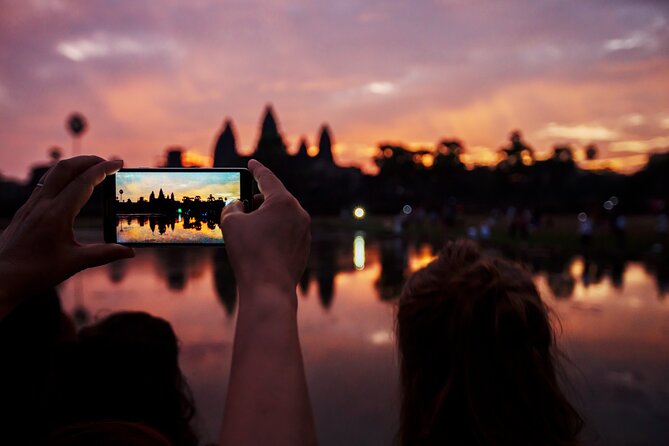 Angkor Sunrise Small Group Tour Inclusive Breakfast and lunch - Starting at 5 a.m. for Angkor Wat sunrise
