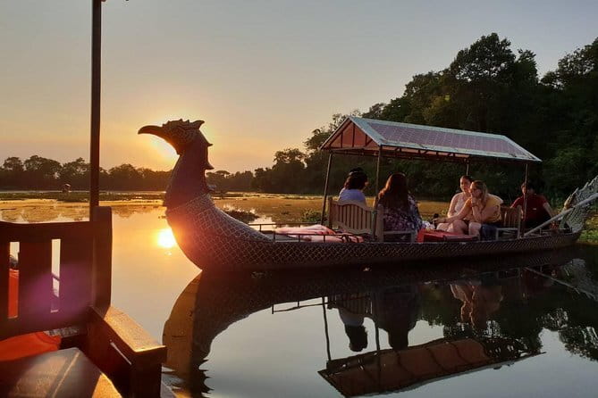 Angkor Sunset & Gondola Ride By Jeep - A vintage jeep is the point, not just the transport