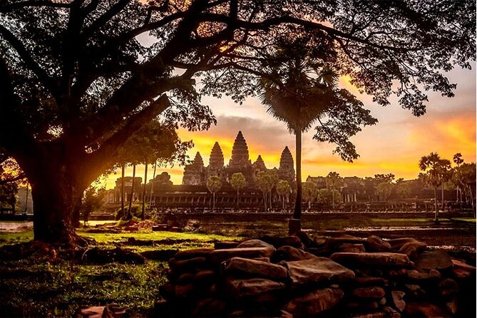 Angkor Temple Sunrise Half Day Tour - Srah Srang gives you time for breakfast