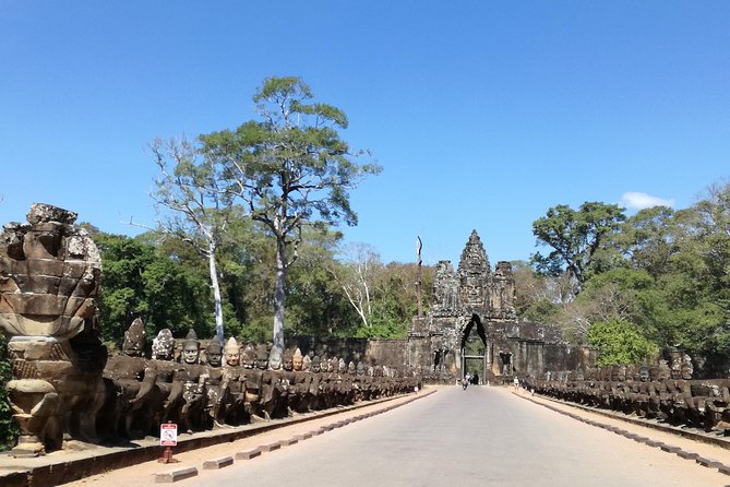 Angkor Temples Highlights: 2-Day Private Tour with Sunrise - Bayon and its serene stone faces