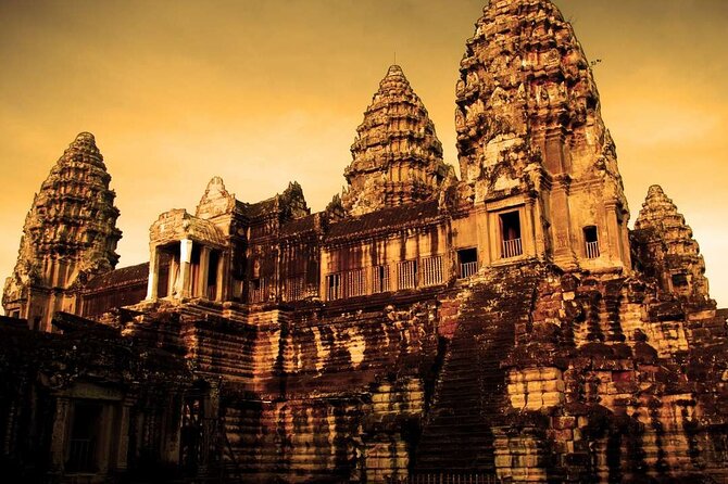 Angkor Thom Ta Prohm and Sunset in Angkor Wat Golden Hour Tour - Ta Prohm and the power of the trees