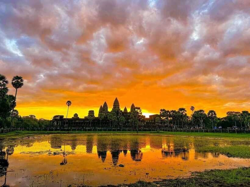 Angkor Wat 1 Day with Sunrise Combined tour with (Tuk Tuk) - Smaller temples on the road to lunch