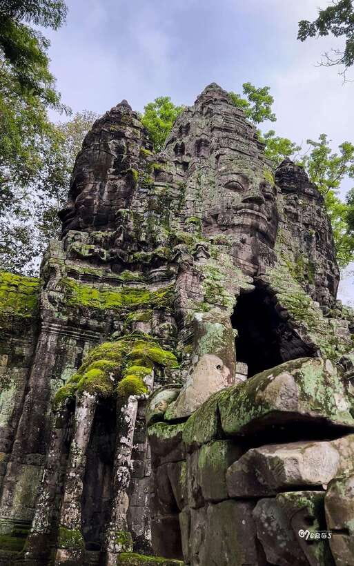 Angkor Wat 2-Day complex Sun rise & Sun set with Guided Tour - Angkor Thom and Bayon show a different face of Khmer power
