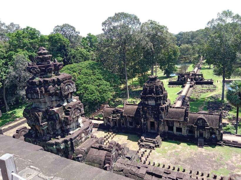 Angkor Wat, Angkor Thom, and Ta Prohm Day Trip with Sunset - Lunch at Srah Srang is a needed pause
