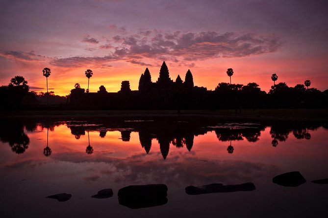 Angkor Wat & Banteay Srey Tour - Angkor Wat: give the grand entrance three hours