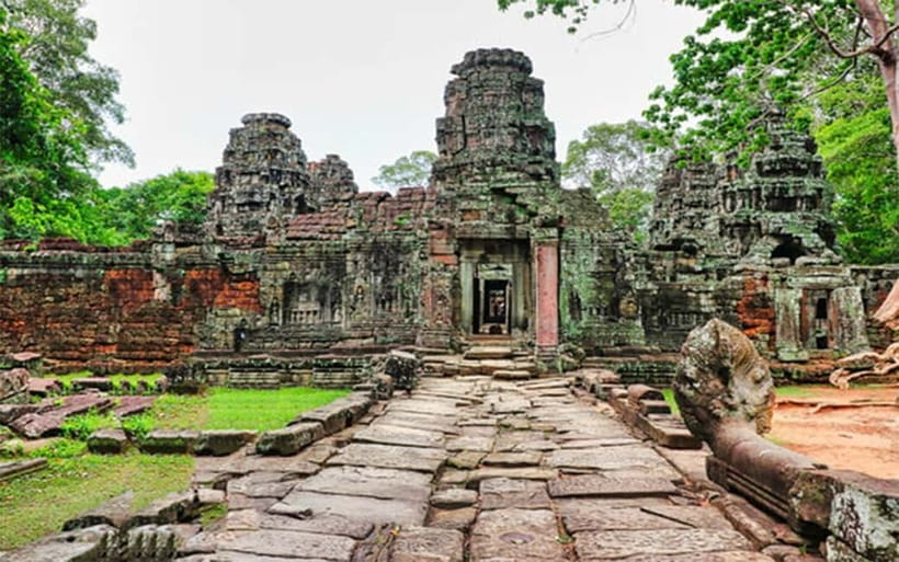 Angkor Wat: Full-Day Guided Sunset Tour - Phnom Bakheng sunset: a fitting final climb