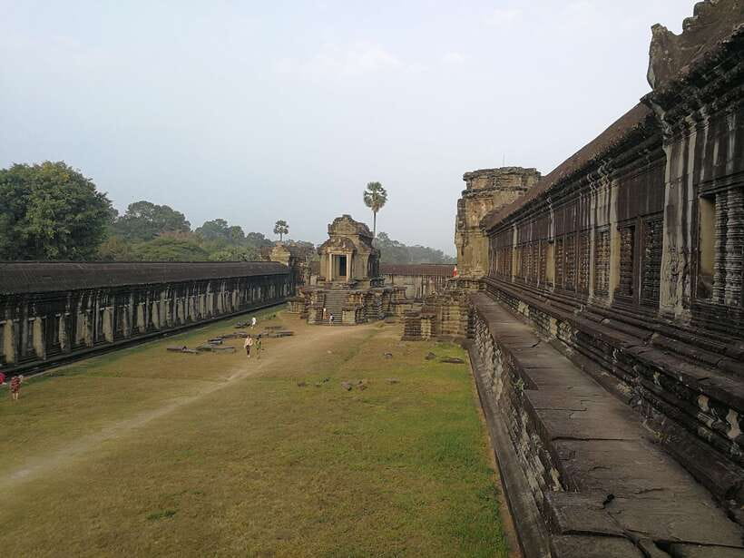 Angkor Wat Full-Day Private Tour with Sunrise - Is the $140 private tour a good buy?