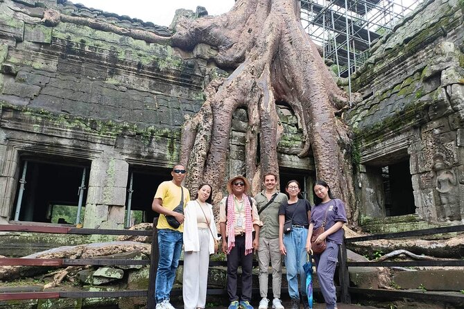Angkor Wat full Day 'Small Group with sunset & Tour Guide - Angkor Wat: start with the great landmark