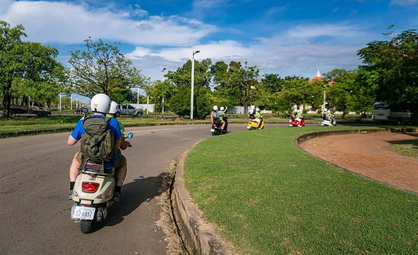 Angkor Wat: Guided Vespa Tour / Tuk Tuk or Car - Quieter trails through Angkor Park